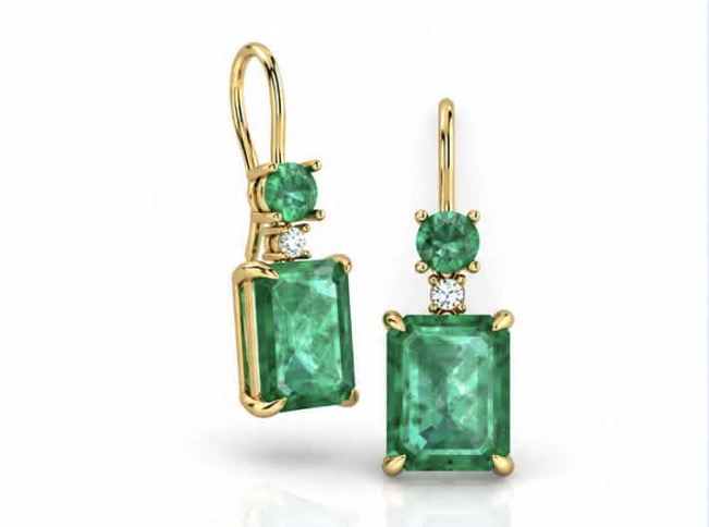 Vértis emerald earrings in yellow gold